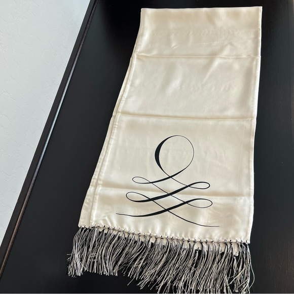 Olmetto pour Renee Putman Silk Scarf, Giggenheim museum 1998 Vntg silk scarf - Picture 1 of 9